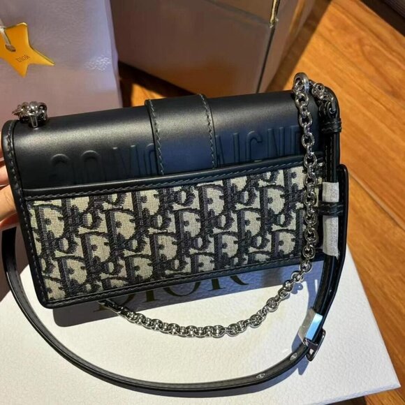 Christian Dior 30 Montaigne East-West Chain Handbag - Picture 1 of 9
